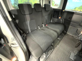 後部座席も気になるようなキズ・汚れやへたり等、大きなダメージはなく、良好な状態です。