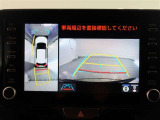 パノラミックビューモニター付きです。車両を上から見たような映像をモニター画面に表示。運転席からの目視では見にくい、車両周辺の状況をリアルタイムでしっかり確認できます。