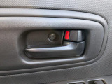 集中ドアロックシステム搭載で運転席からのロックが可能です。