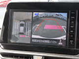アラウンドビューM搭載!大型ナビに映る真上から見下ろしているかのような映像を見ながらスムースに駐車できます。さらに人や自転車など周囲に動くものがあると表示とブザーでお知らせしますので安心です。