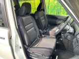 運転席シート廻りは使用感も少なく、良好な状態となっています。前オーナー様が丁寧に使っていたことがよくわかりますね。