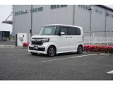 総額表示の諸費用は、岡山県内での登録費用で計算しております。県外のお客様においては別途、登録費用、陸送費用が必要になります。