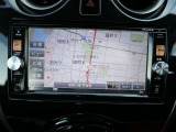 メモリーナビ(テレビ付)搭載で、初めての道や遠出でも安心です!もちろんCDプレーヤー搭載なので、好きな音楽を聴きながら楽しいドライブを♪