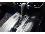扱いやすい位置に配置されたフロアオートマチックです☆CVTを採用で滑らかでスムーズな走りが楽しめますよ♪