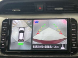 【アラウンドビューモニター】車を上から見下ろしているかのような映像で周囲の状況がひと目で確認、狭い駐車場に駐車するときも安心です♪