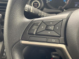 【 ステアリングスイッチ 】手元のスイッチでナビ操作が可能です。非常に便利な機能です。取り付けのナビによってはオプション設定となっております。