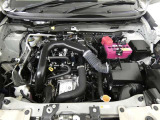 【エンジンルーム】・・・内外装だけでなくこちらもクリーニング済み。 納車までにもう1度しっかり点検いたしますので、安心してお乗りいただけると思います。