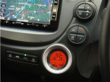 ◆オートエアコン装備◆ お好みの温度を設定をするだけで、後は、自動で風量を調節してくれます!快適にドライブが楽しめます。