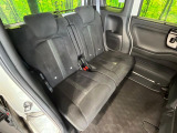 後部座席も気になるようなキズ・汚れやへたり等、大きなダメージはなく、良好な状態です。