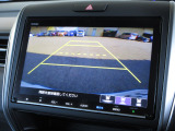 バックをするとき自動でリアの様子が映る『リアカメラ』付き!画面で確認しながらバックができますから安心ですね。でも、目視も大切ですよ!安全第一でお願いします!