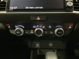 オートエアコン付きです!お好みの温度をセットするだけでエアコンの風量などを自動でコントロール。快適な車内でお過ごしいただけます。寒い時期には嬉しいシートヒーター付きです!