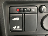 【パワースライドドア】スマートキーや運転席のスイッチでスライドドアの開閉が可能♪電動だから力を入れてドアを開ける必要が無く、小さいお子様でも、重い荷物を持っている時もラクに開け閉めできます♪