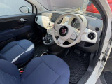 運転席になります。