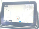 ●ベンツ純正ナビ:一体感のあるナビは、高級感ある車内を演出してくれます。Bluetooth再生などオーディオ機能も充実しておりますので、運転もより楽しめます♪
