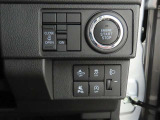 左側電動のスライドドアで楽々スムース!運転席からも開閉の操作もできます♪キーのスイッチひとつで自動開閉できる便利な機能もついてます♪