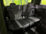 3列目シートはもちろん状態良好☆大人でもゆったりと座って頂けますので、大人数でのお出かけもラクラクです♪ご家族で、気の知れた仲間で、ドライブに行くのが楽しみですね♪