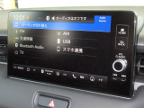 ナビゲーションはホンダコネクトディスプレイを装着しております。AM、FM、Bluetooth、フルセグTVがご使用いただけます。初めて訪れた場所でも道に迷わず安心ですね!