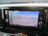 日産純正の地デジ対応ナビゲーションが装着されてます。