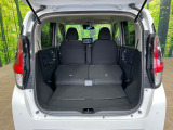 普段のお買い物や通勤、送迎等に十分な荷室スペースを確保しております。セカンドシートを倒すと、大きな荷物の積載も可能です♪