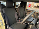 運転席シート廻りは使用感も少なく、良好な状態となっています。前オーナー様が丁寧に使っていたことがよくわかりますね。