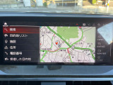 【純正ナビゲーション】BMWのナビゲーションは操作性も良く、詳細な地図情報と交通状況を見やすく表示し、快適なドライビングをサポートしながら目的地までナビゲートします。