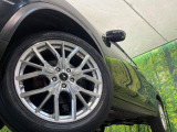 【19インチアルミホイール】外観にマッチしたアルミホイールを装着しております。各種アルミホイールや、スタッドレスタイヤも取扱いしております。是非ご相談ください♪