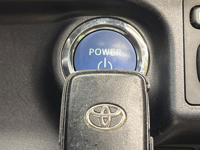トヨタ アクア 1.5 S の中古車詳細 (49,700km, ダークバイオレット