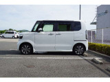 Honda SENSINGとは衝突を予測してブレーキをかけたり、前のクルマとちょうどいい距離でついていったりできる多彩な安心、快適機能を搭載した先進の安全運転支援システムです。