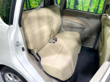 後部座席も気になるようなキズ・汚れやへたり等、大きなダメージはなく、良好な状態です。