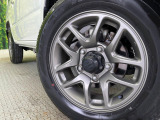 【純正16インチアルミホイール】外観にマッチした純正アルミホイールを装着しております。各種社外アルミホイールや、スタッドレスタイヤも取扱いしております。是非ご相談ください♪