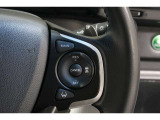 Hondaセンシングの機能のひとつ、アダプティブクルーズコントロール付!アクセルから足を離しても設定したスピードと前車との車間を保ち走行してくれます!車線維持もアシスト☆高速道路で疲労軽減ですね☆