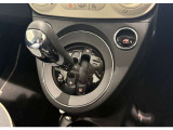 AT限定免許でも運転できる「デュアロジック/MTA」。慣れてしまえば普通のAT車と同じように運転できます。パドルスイッチ(※装備車)でクイックなマニュアル操作も可能です。
