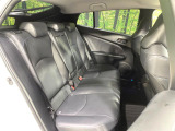 後部座席も気になるようなキズ・汚れやへたり等、大きなダメージはなく、良好な状態です。