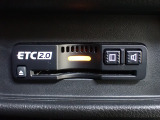 デザインスッキリのビルトイン『ETC』!高速道路の特典はもちろん、キャッシュレスなので料金所では徐行するだけで通過可能です!