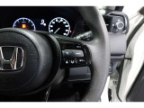Hondaセンシングの機能のひとつ、アダプティブクルーズコントロール付!アクセルから足を離しても設定したスピードと前車との車間を保ち走行してくれます!車線維持もアシスト☆高速道路で疲労軽減ですね☆