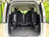 後席を格納すると、これだけの広さが!シーンに合わせたシートアレンジで、大きな荷物も積むことが出来ます♪