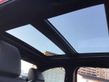 大型サンルーフ装備