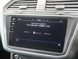 AppleCarPlay、Android Autoに対応。App-Connectを利用して、対応するアプリケーションを車載器の画面上で閲覧したり、音声で操作することが可能です。