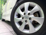【純正16インチアルミホイール】外観にマッチした純正アルミホイールを装着しております。各種社外アルミホイールや、スタッドレスタイヤも取扱いしております。是非ご相談ください♪