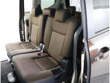 ゆとりある広々とした車内空間は、ドライブを始め買い物やレジャーなど、幅広く活躍します。一人でもみんなとでもお出かけを楽しみましょう!