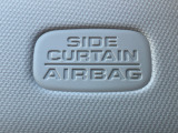 ★サイドカーテンエアバッグシステム★万が一の側面からの衝撃に対して、前席〜後席の上部からカーテン状にエアバックが展開して、頭部や頚部を幅広い範囲で保護します。