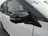 サイドターンランプ付き電動格納ドアミラーです。