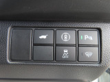 ミリ波レーダーをカメラを用いた先進の安全運転支援システム『ホンダセンシング』ついています。システムが運転中のヒヤリハット回避を支援し、ドライバーの運転負荷を軽減します。