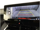 バックガイドモニターで、後方を確認しながら安心して駐車することができます。運転初心者も熟練者も必須の機能ですよ!