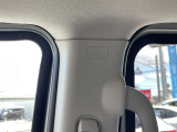 ♪ 車体両サイドにはカーテンエアバッグ搭載で側面衝突時に後席にお乗りの方を含め保護します ♪