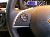 ステアリングスイッチ装備!オーディオ操作等もスマートに♪
