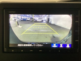 バックモニター付きで、車庫入れやバック時の後方確認をサポート。
