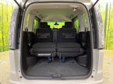 後席を格納すると、これだけの広さが!シーンに合わせたシートアレンジで、大きな荷物も積むことが出来ます♪