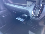 助手席右前のカップホルダー。便利ですよ!