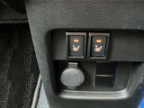 運転席と助手席にはシートヒーター機能付き!直ぐに暖かくなる為、真冬の寒い朝一には重宝される嬉しいアイテムです!
